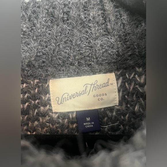Universal Thread Sweater - Picture 3 of 3